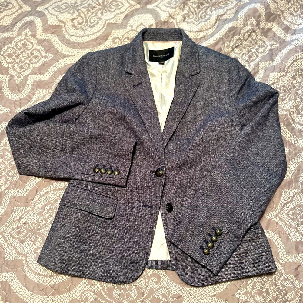 Banana republic lined wool/poly blend blazer - women’s size 2